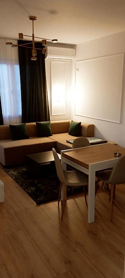 Old Train Apartment Tirana Exterior photo